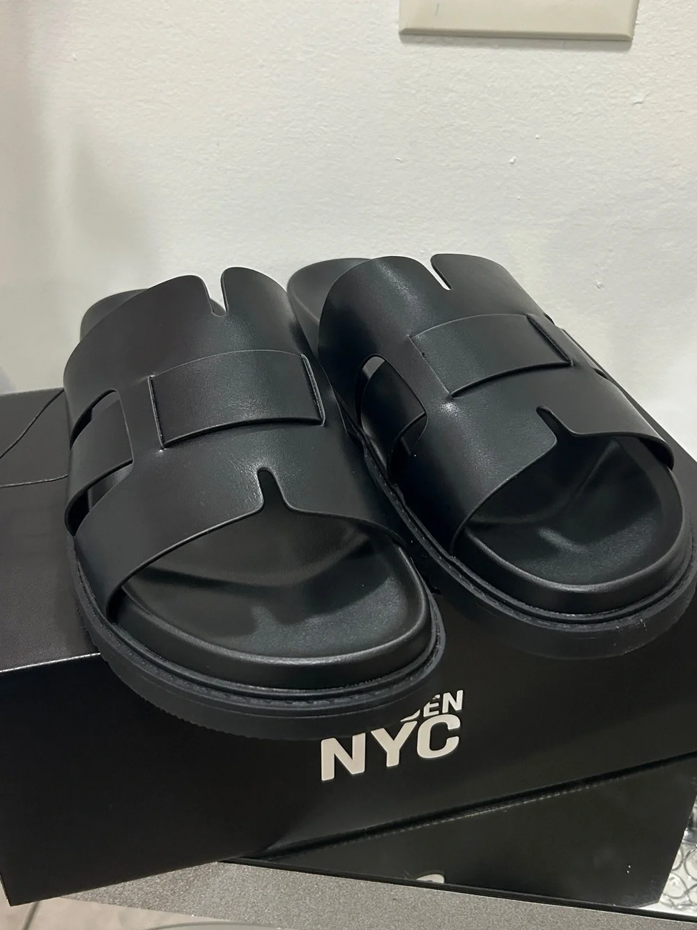 Madden NYC M-Marcco Slide Sandals Black Men’s 12 NWT Comfort H-Cut